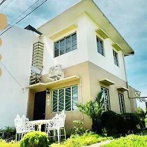 Walking Distance To The Town House Holiday home Davao